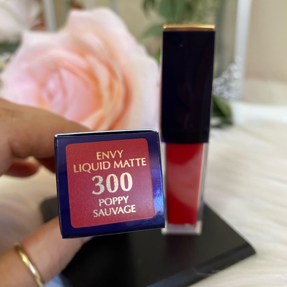 Estee Lauder Envy Liquid Matte  Lipstick 300 Poppy Sauvage 0.23 oz/ 7 ML - Picture 3 of 6